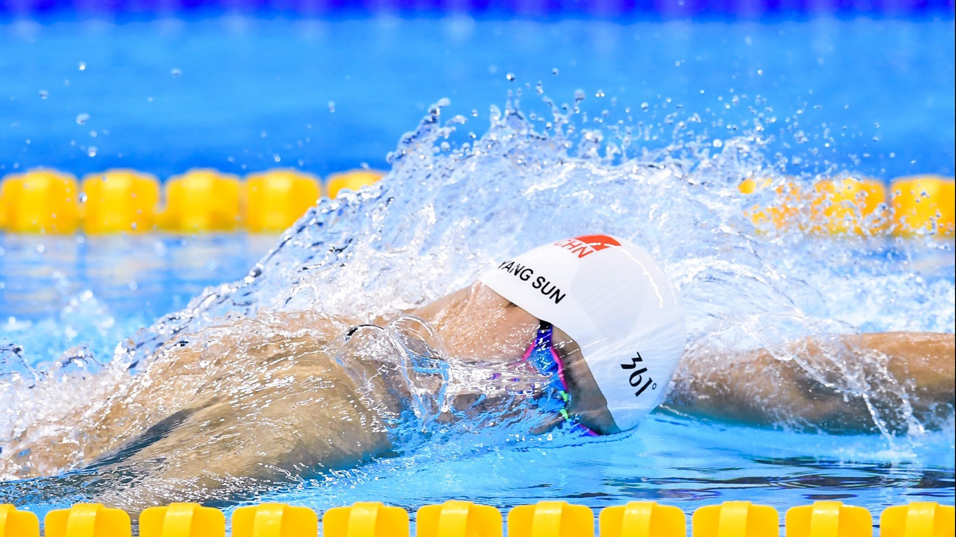 绝境中的精准一击，佩雷兹关键制胜，索伯车队上演惊天翻盘逆转哈斯