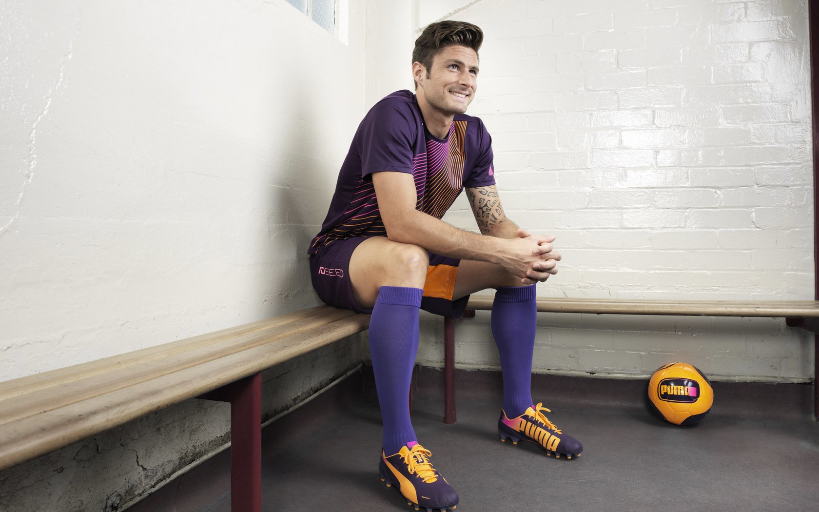 拉沃尔杯轻取法网荣光，西西帕斯独燃赛场烽火，一场关于唯一的网坛叙事