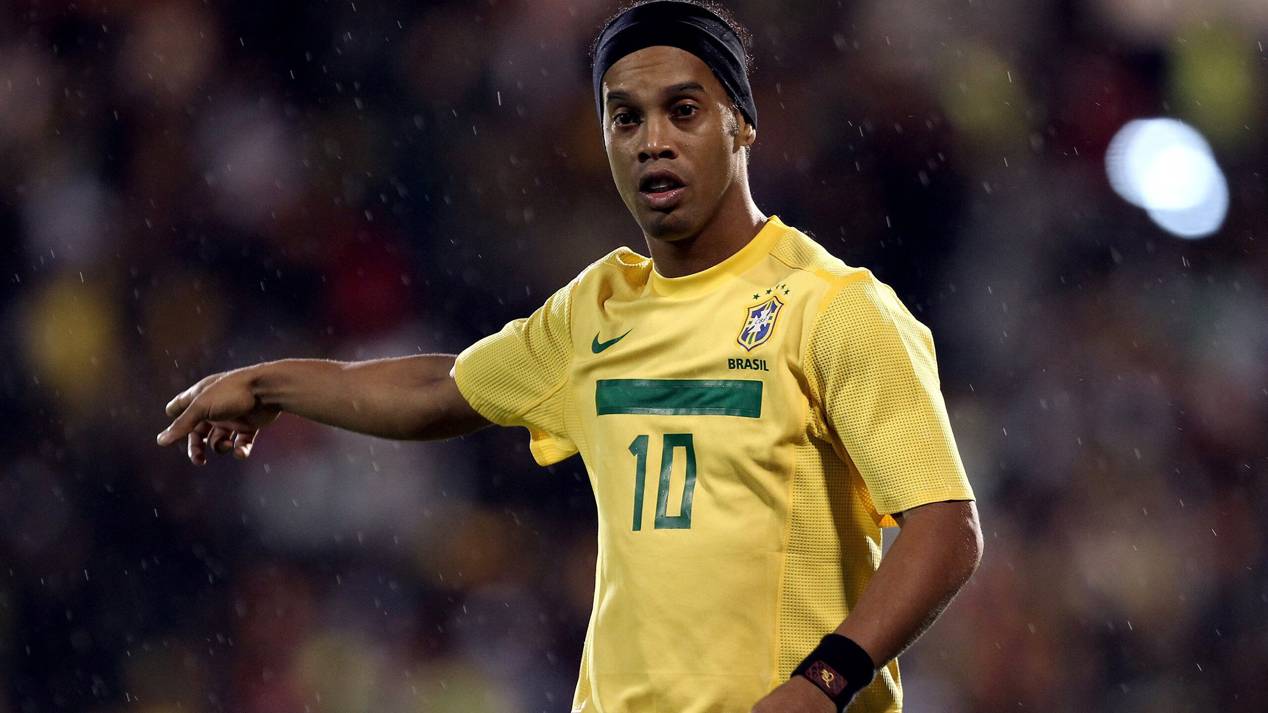 血染绿茵的救赎,2026,墨西哥用十年光阴刺穿郁金香之殇